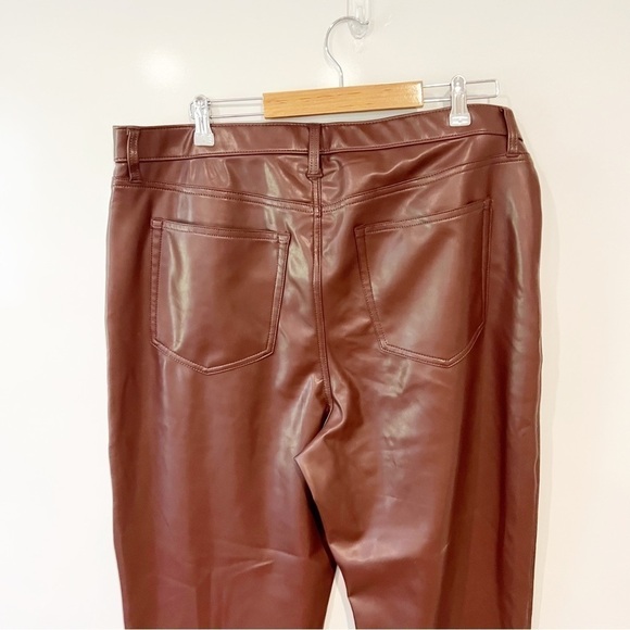 Abercrombie & Fitch Vegan Leather 90s Straight Pant - Picture 9 of 15
